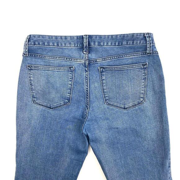 Gap Long & Lean Distressed Raw Cut Hem Women's size 27 Medium Blue Denim Jeans - Picture 2 of 3